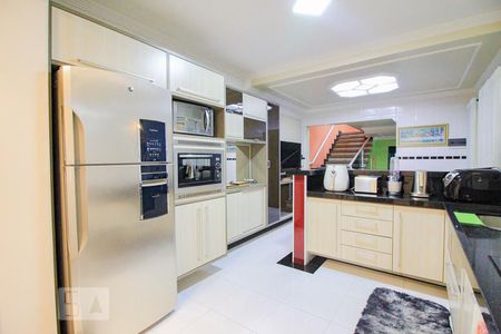 Casa à venda com 600m², 4 quartos e 5 vagas Casa à venda com 600m², 4 quartos e 5 vagasCozinha