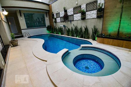 Casa à venda com 600m², 4 quartos e 5 vagas Casa à venda com 600m², 4 quartos e 5 vagasPiscina