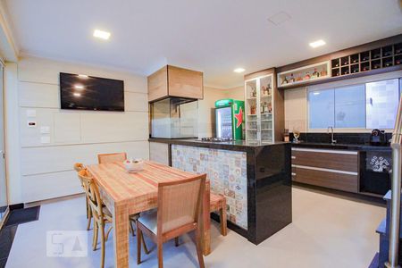 Casa à venda com 600m², 4 quartos e 5 vagas Casa à venda com 600m², 4 quartos e 5 vagasEspaço Gourmet