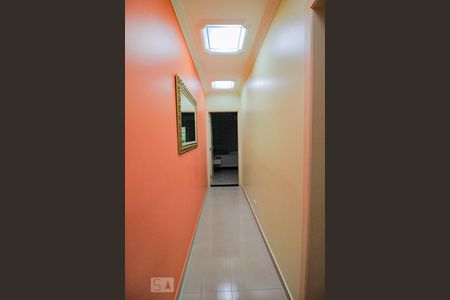 Casa à venda com 600m², 4 quartos e 5 vagas Casa à venda com 600m², 4 quartos e 5 vagascorredor acesso dormitorios