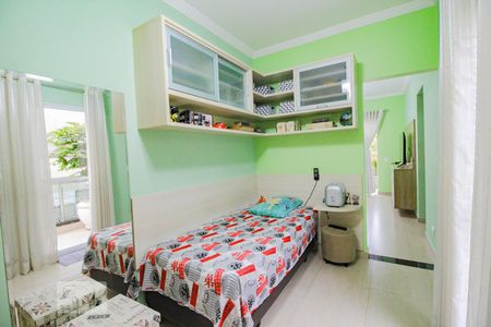 Casa à venda com 600m², 4 quartos e 5 vagas Casa à venda com 600m², 4 quartos e 5 vagasQuarto 2