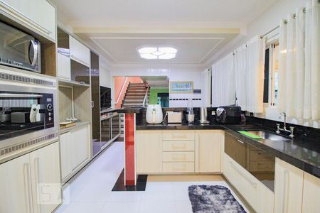 Casa à venda com 600m², 4 quartos e 5 vagas Casa à venda com 600m², 4 quartos e 5 vagasCozinha