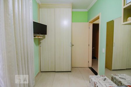 Casa à venda com 600m², 4 quartos e 5 vagas Casa à venda com 600m², 4 quartos e 5 vagasQuarto 2