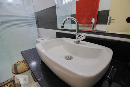 Casa à venda com 600m², 4 quartos e 5 vagas Casa à venda com 600m², 4 quartos e 5 vagassuite Quarto 1