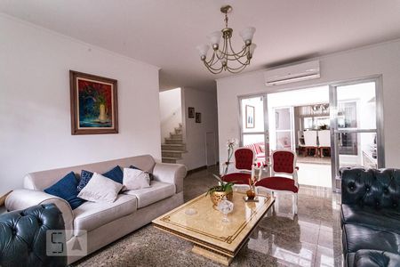 Sala de casa à venda com 4 quartos, 212m² em Planalto Paulista, São Paulo