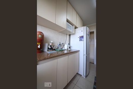 Apartamento à venda com 80m², 2 quartos e 2 vagasCozinha - Armário