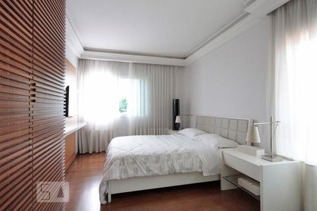 Apartamento à venda com 185m², 3 quartos e 3 vagasSuíte 2