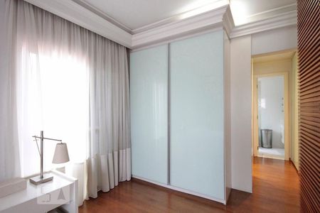 Apartamento à venda com 185m², 3 quartos e 3 vagasSuíte 2