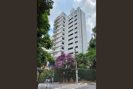 Apartamento à venda com 185m², 3 quartos e 3 vagasFachada