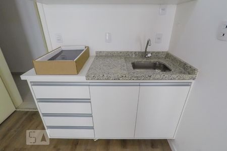 Cozinha de kitnet/studio para alugar com 1 quarto, 28m² em Aclimação, São Paulo