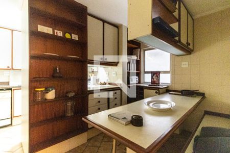 Apartamento à venda com 254m², 4 quartos e 2 vagasCopa