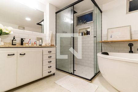 Apartamento à venda com 254m², 4 quartos e 2 vagasBanheiro da Suíte 2