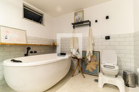 Apartamento à venda com 254m², 4 quartos e 2 vagasBanheiro da Suíte 2