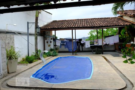 Casa à venda com 159m², 3 quartos e 4 vagasVista do quarto 2