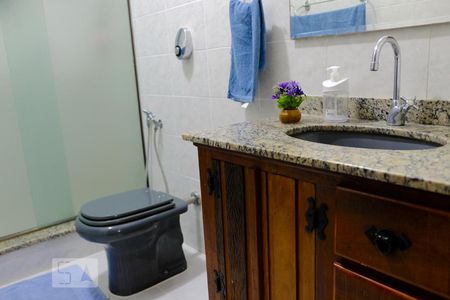 Casa à venda com 159m², 3 quartos e 4 vagasBanheiro social