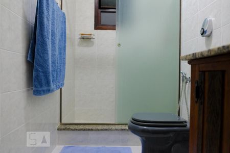 Casa à venda com 159m², 3 quartos e 4 vagasBanheiro social