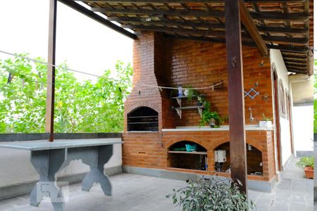 Casa à venda com 159m², 3 quartos e 4 vagasChurrasqueira