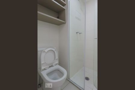 Banheiro de kitnet/studio para alugar com 1 quarto, 39m² em Vila Mariana, São Paulo