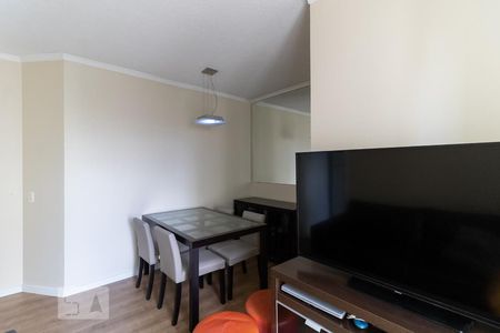 Sala de apartamento para alugar com 2 quartos, 50m² em Vila Firmiano Pinto, São Paulo