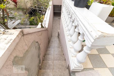 Casa à venda com 178m², 3 quartos e 2 vagasEscada