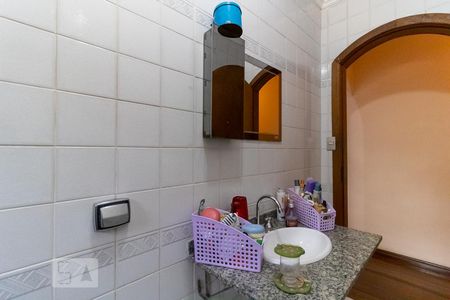 Casa à venda com 178m², 3 quartos e 2 vagasBanheiro