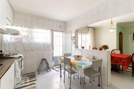 Casa à venda com 178m², 3 quartos e 2 vagasCozinha