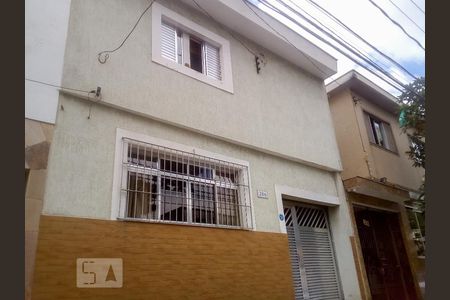 Casa à venda com 178m², 3 quartos e 2 vagasFachada