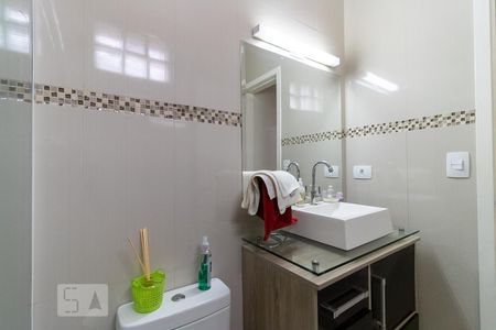 Casa à venda com 178m², 3 quartos e 2 vagasBanheiro 2
