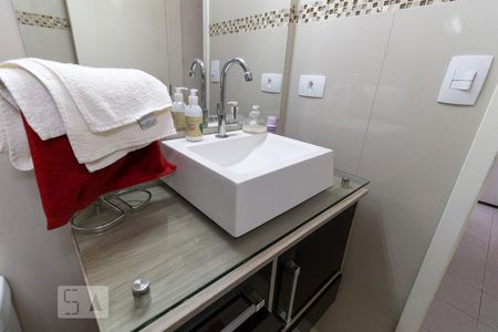 Casa à venda com 178m², 3 quartos e 2 vagasBanheiro 2