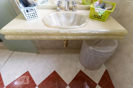 Casa à venda com 178m², 3 quartos e 2 vagasBanheiro da Suíte