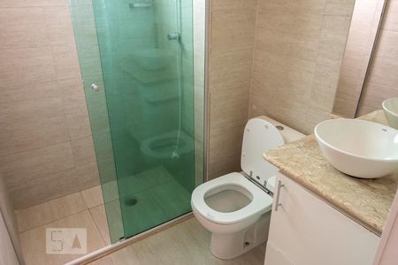 Banheiro de apartamento para alugar com 2 quartos, 74m² em Pinheiros, São Paulo
