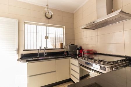 Casa à venda com 180m², 3 quartos e 2 vagas Casa à venda com 180m², 3 quartos e 2 vagasCozinha