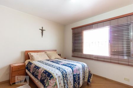 Casa à venda com 180m², 3 quartos e 2 vagas Casa à venda com 180m², 3 quartos e 2 vagasSuíte