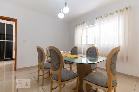 Casa à venda com 180m², 3 quartos e 2 vagas Casa à venda com 180m², 3 quartos e 2 vagasSala de Jantar