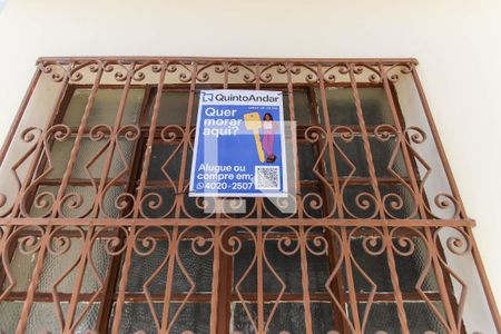 Casa à venda com 80m², 2 quartos e sem vaga Casa à venda com 80m², 2 quartos e sem vagaFachada