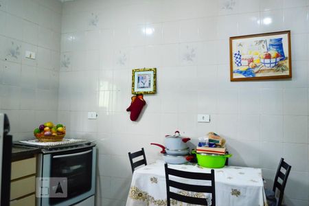 Casa à venda com 240m², 3 quartos e 4 vagasCozinha Vista Ampla