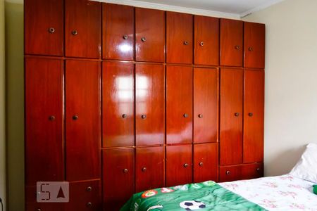 Casa à venda com 240m², 3 quartos e 4 vagasQuarto 2 - Armários