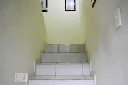 Escada de Acesso Piso Superior de casa à venda com 3 quartos, 240m² em Jardim Triana, São Paulo