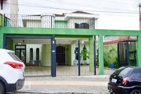 Casa à venda com 240m², 3 quartos e 4 vagasFachada