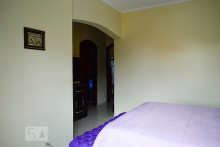 Casa à venda com 240m², 3 quartos e 4 vagasQuarto 1 Entrada