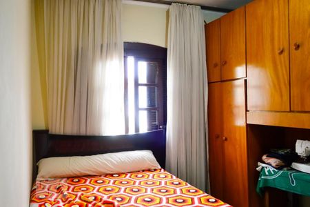 Casa à venda com 240m², 3 quartos e 4 vagasQuarto 3 Janela