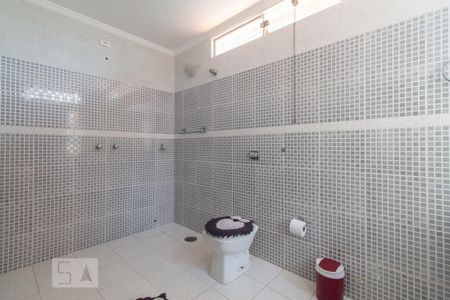 Casa à venda com 390m², 6 quartos e 4 vagasBanheiro do quarto 3