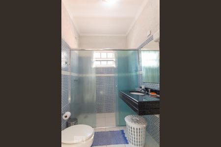 Casa à venda com 390m², 6 quartos e 4 vagasBanheiro do quarto 5 e 6