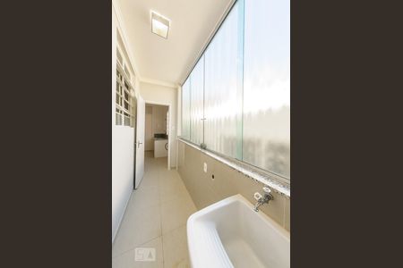 Apartamento à venda com 70m², 3 quartos e 1 vagaÁrea de Serviço