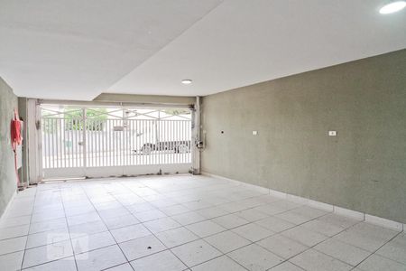 Casa à venda com 230m², 4 quartos e 3 vagas Casa à venda com 230m², 4 quartos e 3 vagasGaragem
