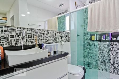 Casa à venda com 230m², 4 quartos e 3 vagas Casa à venda com 230m², 4 quartos e 3 vagasBanheiro da Suíte 2