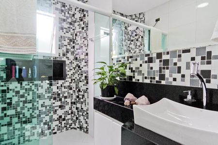 Casa à venda com 230m², 4 quartos e 3 vagas Casa à venda com 230m², 4 quartos e 3 vagasBanheiro da Suíte 1