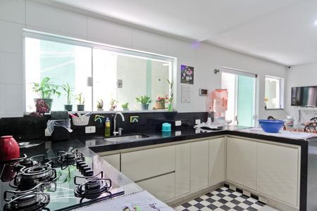 Casa à venda com 230m², 4 quartos e 3 vagas Casa à venda com 230m², 4 quartos e 3 vagasCozinha