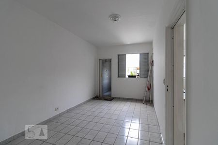 Quarto de casa para alugar com 1 quarto, 40m² em Vila das Merces, São Paulo