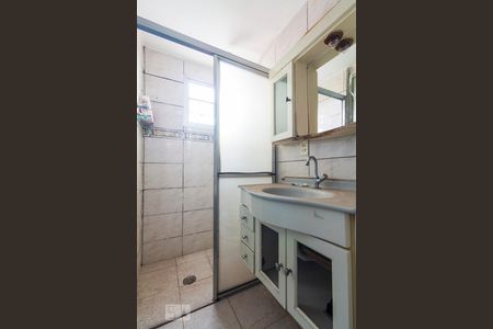 Banheiro Social de apartamento à venda com 2 quartos, 55m² em Vila Mira, São Paulo